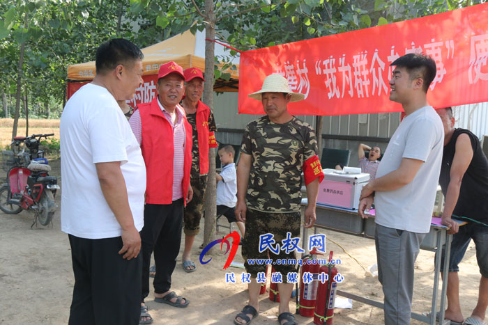我縣積極組織開展“我為群眾辦實事，服務(wù)三夏當先鋒”主題實踐活動
