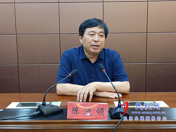 我縣召開迎“七一”機(jī)關(guān)單位綠化亮化工作部署會 我縣召開迎“七一”機(jī)關(guān)單位綠化亮化工作部署會