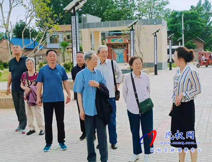 革命烈士李省三后人一行到莊子鎮(zhèn)魯西南抗戰(zhàn)革命紀(jì)念園參觀 革命烈士李省三后人一行到莊子鎮(zhèn)魯西南抗戰(zhàn)革命紀(jì)念園參觀