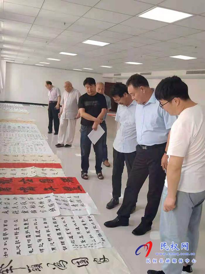 縣文聯(lián)舉行書(shū)法、美術(shù)、文學(xué)作品的征集以及評(píng)選活動(dòng)