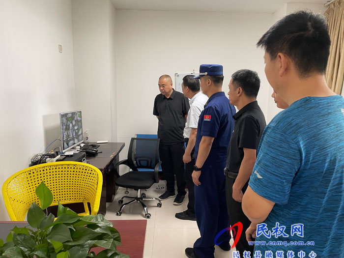 文化廣電旅游局黨組書記、局長王偉到人民藝術中心檢查安全生產(chǎn)工作