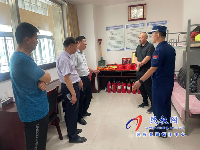 文化廣電旅游局黨組書記、局長王偉到人民藝術中心檢查安全生產(chǎn)工作