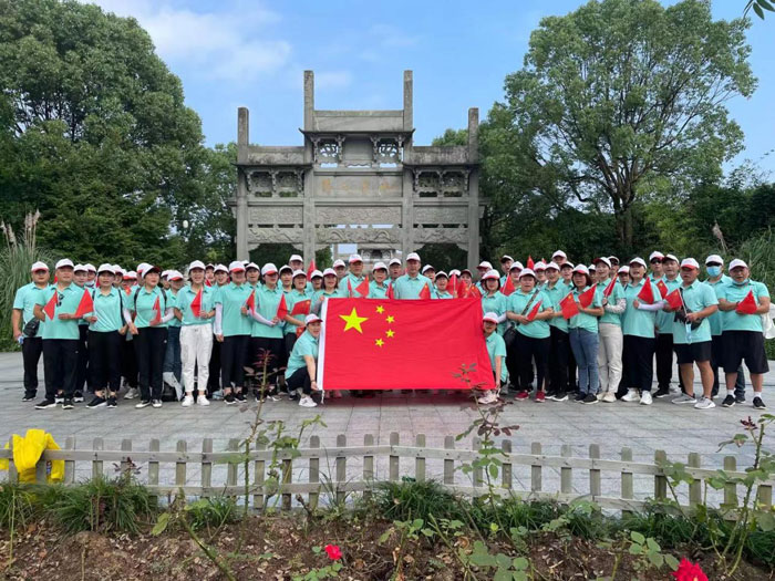 縣東方超市組織優(yōu)秀員工赴浙江開(kāi)展黨史學(xué)習(xí)教育