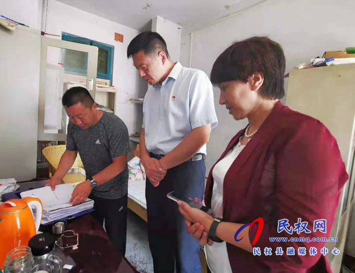 縣委宣傳部副部長李忠強(qiáng)調(diào)研指導(dǎo)“護(hù)苗”工作站建設(shè)情況 縣委宣傳部副部長李忠強(qiáng)調(diào)研指導(dǎo)“護(hù)苗”工作站建設(shè)情況