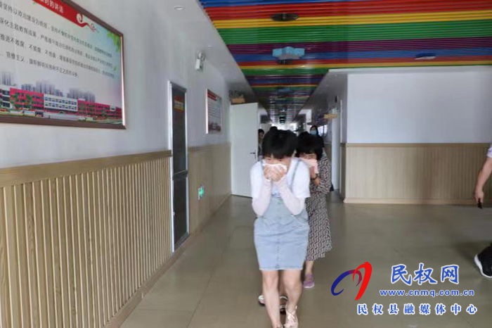 民權(quán)縣幼兒園組織開展全園教職工 消防安全知識專題培訓(xùn)暨消防應(yīng)急演練活動 民權(quán)縣幼兒園組織開展全園教職工 消防安全知識專題培訓(xùn)暨消防應(yīng)急演練活動
