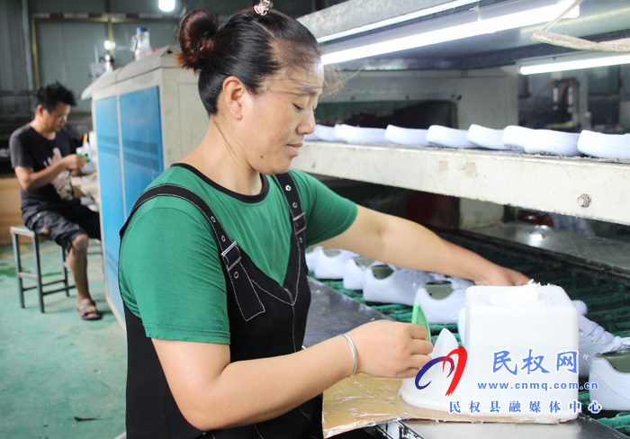 花園鄉(xiāng):重服務(wù)促發(fā)展 花園鄉(xiāng):重服務(wù)促發(fā)展