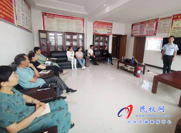 縣總工會開展消防安全知識培訓(xùn) 縣總工會開展消防安全知識培訓(xùn)