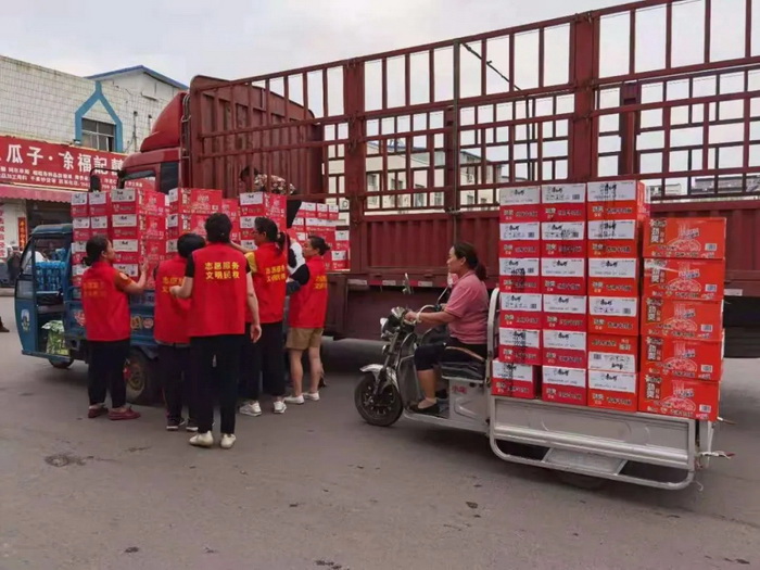 民權(quán)縣志愿者協(xié)會防汛救災(zāi)愛心物資馳援河南災(zāi)區(qū) 民權(quán)縣志愿者協(xié)會防汛救災(zāi)愛心物資馳援河南災(zāi)區(qū)