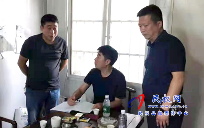 民權(quán)縣自然資源局開展“萬人助萬企”活動(dòng) 民權(quán)縣自然資源局開展“萬人助萬企”活動(dòng)