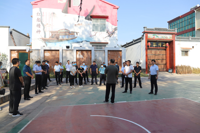 副縣長(zhǎng)李衛(wèi)政帶隊(duì)赴長(zhǎng)垣市考察學(xué)習(xí)農(nóng)村人居環(huán)境整治工作 副縣長(zhǎng)李衛(wèi)政帶隊(duì)赴長(zhǎng)垣市考察學(xué)習(xí)農(nóng)村人居環(huán)境整治工作