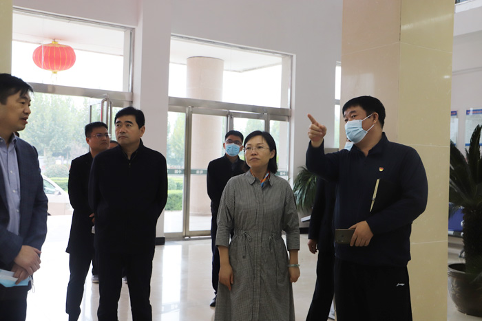 縣委副書記、縣長王靜嫻調(diào)研省法治政府示范縣創(chuàng)建工作開展情況