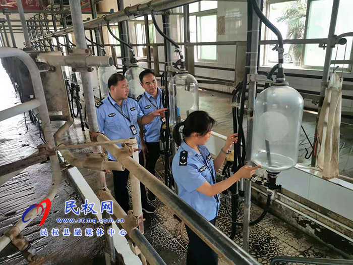 縣畜牧發(fā)展服務(wù)中心開展生鮮乳收購站安全專項檢查