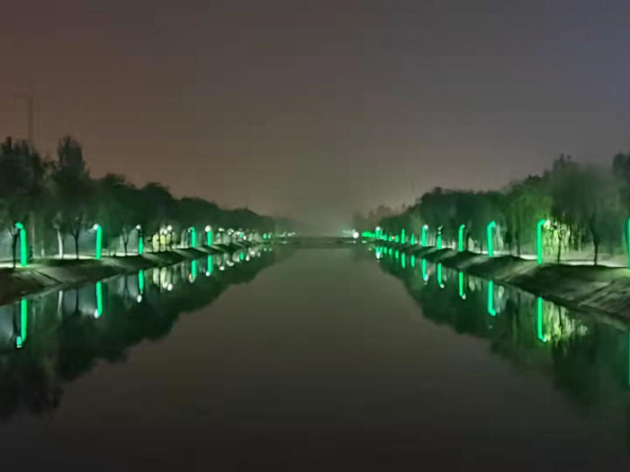 城管局路燈所：強化城區(qū)夜間亮化 為文明城創(chuàng)建助力