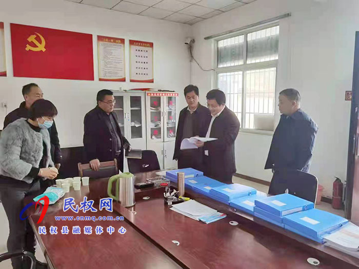 縣委常委、統(tǒng)戰(zhàn)部長李君督導(dǎo)鞏固脫貧攻堅成果后評估和駐村第一書記工作開展情況