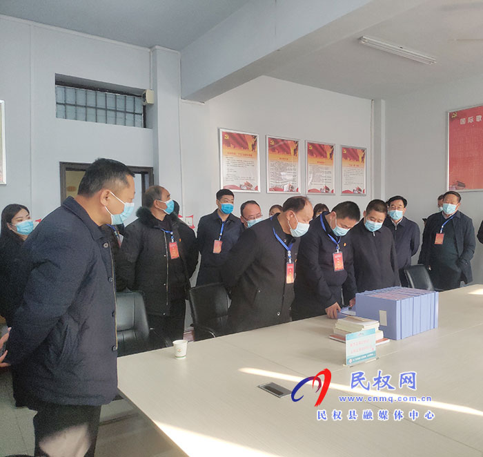 民權(quán)縣離退休黨工委、縣委老干部局組織我縣離退休干部赴柘城縣學(xué)習(xí)調(diào)研