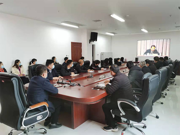 縣畜牧發(fā)展服務(wù)中心收聽收看黨的十九屆六中全會精神中央宣講團(tuán)宣講視頻