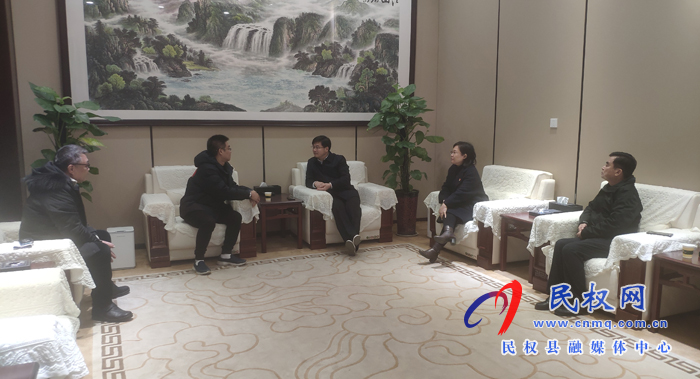 縣領(lǐng)導張團結(jié)、王靜嫻會見來民客商