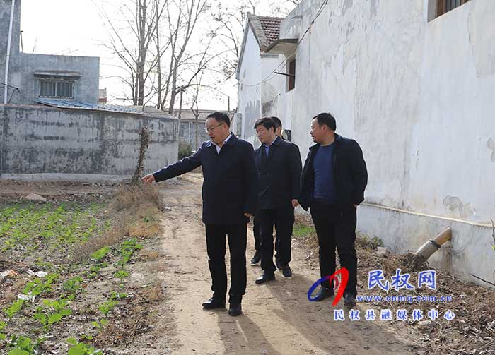 縣委副書記栗團結(jié)暗訪調(diào)研農(nóng)村人居環(huán)境整治工作及鄉(xiāng)鎮(zhèn)集鎮(zhèn)區(qū)建設(shè)和農(nóng)業(yè)產(chǎn)業(yè)發(fā)展情況