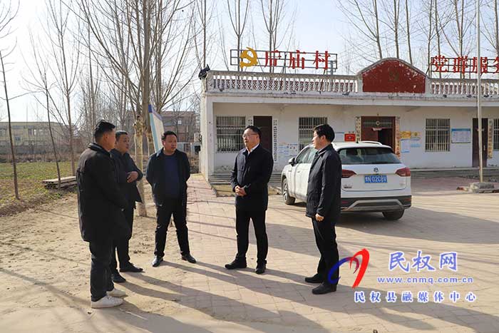 縣委副書記栗團結(jié)暗訪調(diào)研農(nóng)村人居環(huán)境整治工作及鄉(xiāng)鎮(zhèn)集鎮(zhèn)區(qū)建設(shè)和農(nóng)業(yè)產(chǎn)業(yè)發(fā)展情況