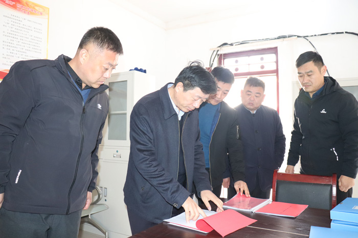 縣委常委、政法委書記陳鴻志調(diào)研指導(dǎo)“三零”創(chuàng)建工作