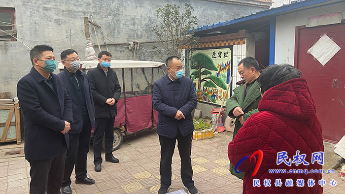 縣領(lǐng)導(dǎo)春節(jié)前夕走訪慰問(wèn)特困職工、困難群眾和企業(yè)軍轉(zhuǎn)干部