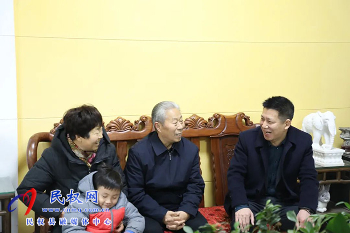 縣委常委、縣紀(jì)委書記、縣監(jiān)委主任冉燃看望慰問退休老干部