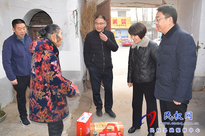 民權(quán)縣糧食收購(gòu)儲(chǔ)備中心走訪慰問老干部