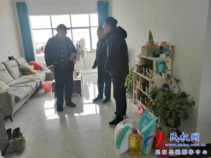 民權(quán)縣糧食收購(gòu)儲(chǔ)備中心走訪慰問老干部