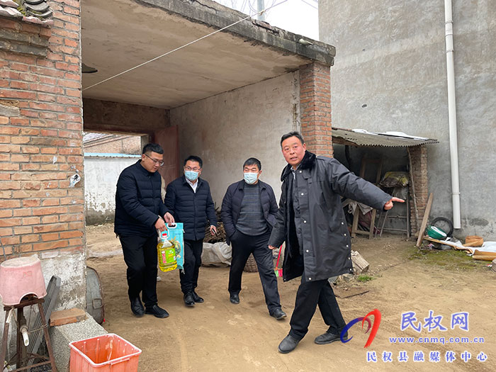 民權(quán)縣農(nóng)業(yè)農(nóng)村局深入幫扶村開展 “迎新春、送溫暖”走訪慰問活動(dòng)