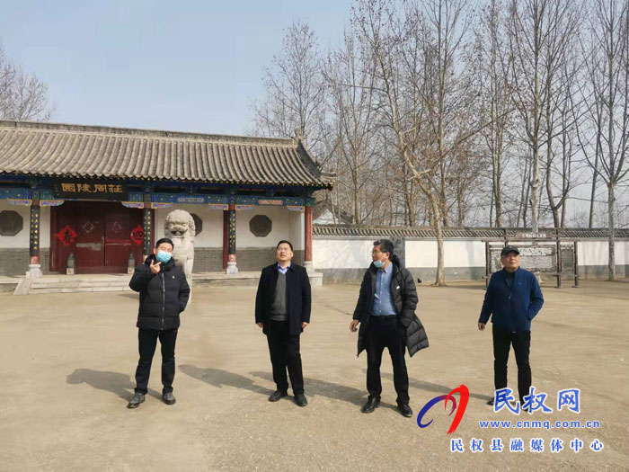 縣文化廣電旅游局邀請(qǐng)旅游規(guī)劃、市場(chǎng)經(jīng)營(yíng)專家到我縣走訪調(diào)研