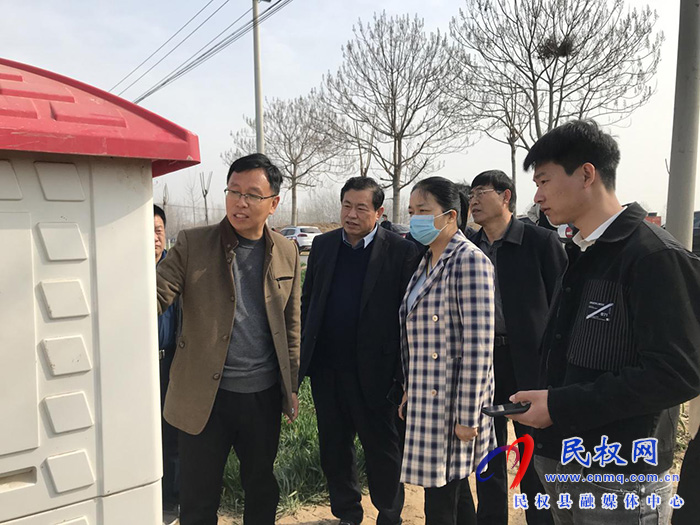 市發(fā)改委檢查組對我縣農(nóng)業(yè)綜合水價(jià)改革工作進(jìn)行檢查指導(dǎo)
