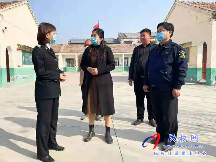 縣委常委、副縣長于茜來到花園鄉(xiāng)參加植樹活動