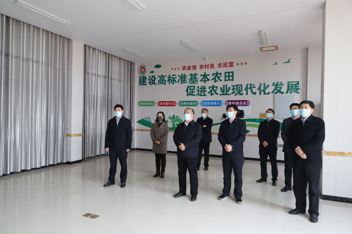 市委書(shū)記李國(guó)勝蒞民調(diào)研疫情防控、產(chǎn)業(yè)發(fā)展和“三農(nóng)”工作