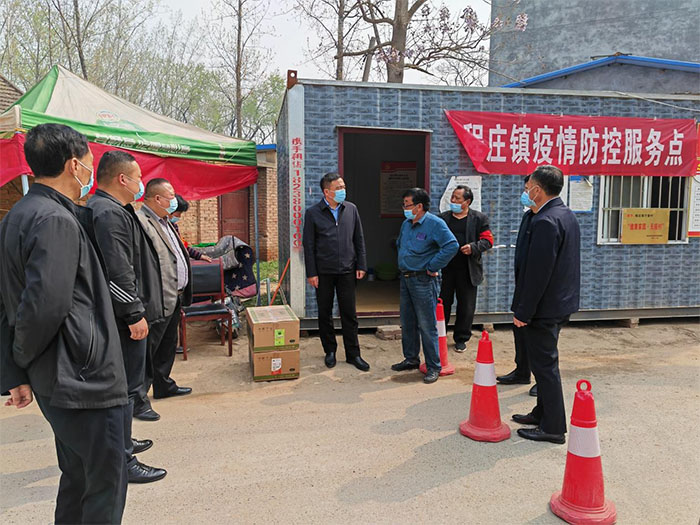 縣畜牧發(fā)展服務(wù)中心到幫扶村和防控點(diǎn)督導(dǎo)檢查疫情防控工作