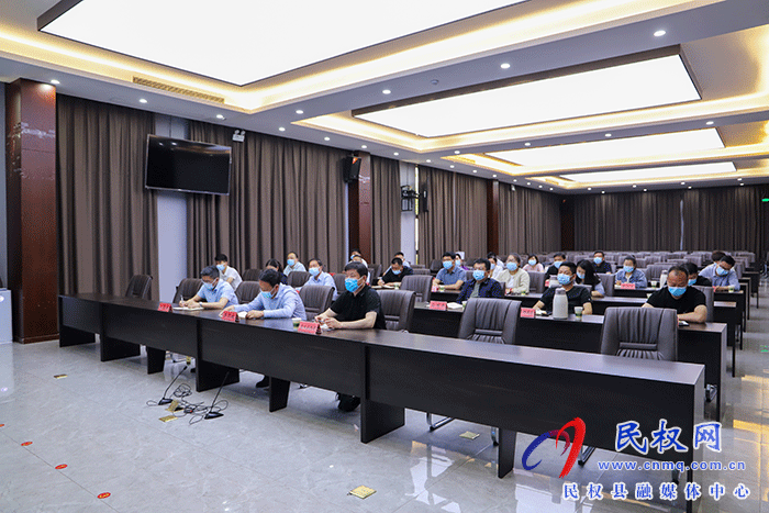 我縣組織收聽(tīng)收看全省小麥“一噴三防”暨抗旱工作視頻會(huì)議