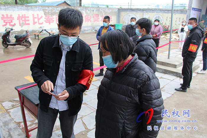 當(dāng)先鋒，做表率！---民權(quán)縣褚廟鄉(xiāng)黨員先鋒勇?lián)?dāng)