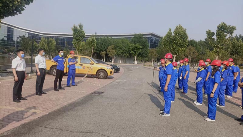 縣住建局組織開展燃氣地下有限空間安全知識學習培訓和應(yīng)急演練