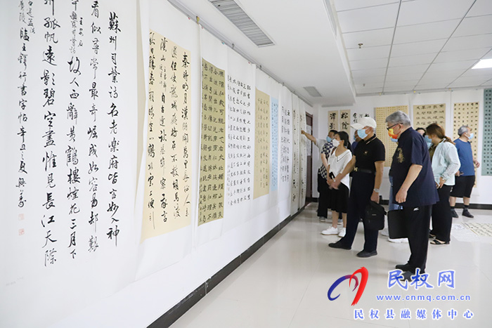 民權(quán)縣第三屆臨帖書(shū)法作品點(diǎn)評(píng)現(xiàn)場(chǎng)會(huì)舉行