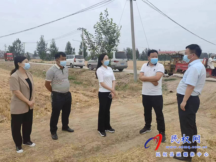 副縣長朱琳、李衛(wèi)政到老顏集鄉(xiāng)督導疫情防控、“三夏”生產(chǎn)、人居環(huán)境集中整治工作