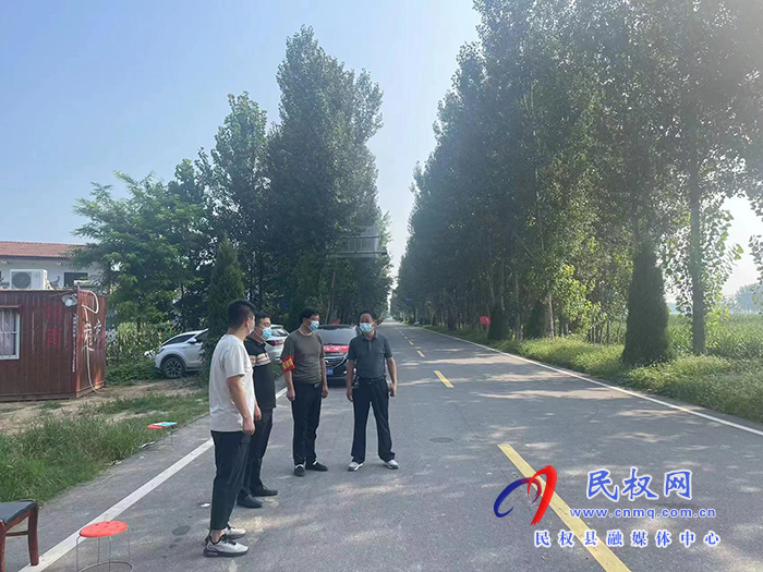 縣領(lǐng)導(dǎo)陳進領(lǐng)到莊子鎮(zhèn)督導(dǎo)疫情防控工作