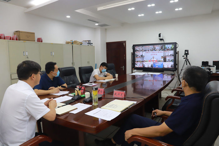 縣委書記張團(tuán)結(jié)參加市委疫情防控視頻調(diào)度會