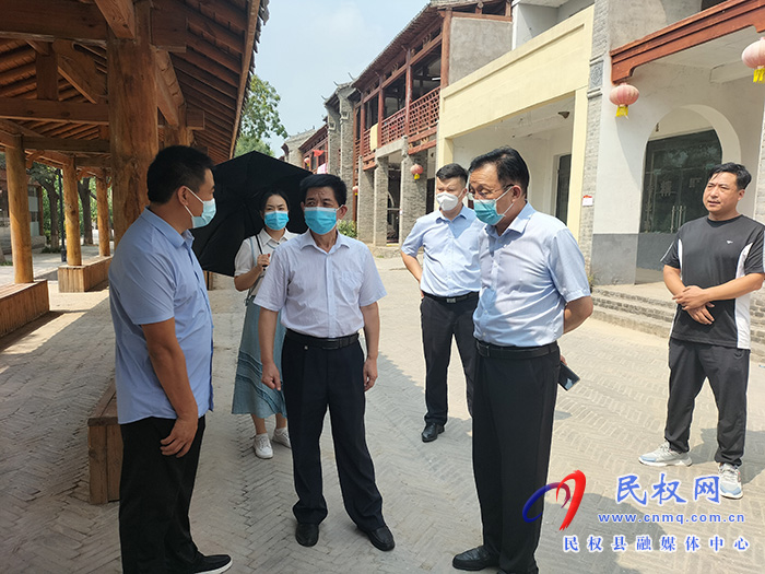 商丘市文化廣電和旅游局黨組成員、副局長董健到我縣調(diào)研市級白名單企業(yè)運營情況