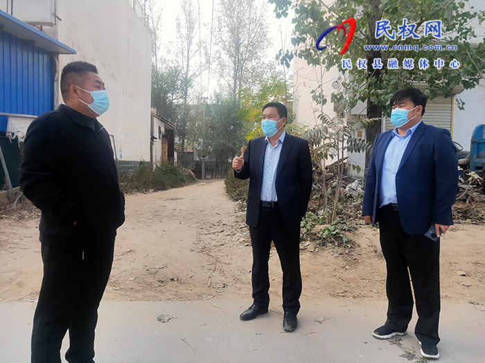 縣委常委、縣委辦公室主任吳杰到野崗鎮(zhèn)指導(dǎo)疫情防控工作