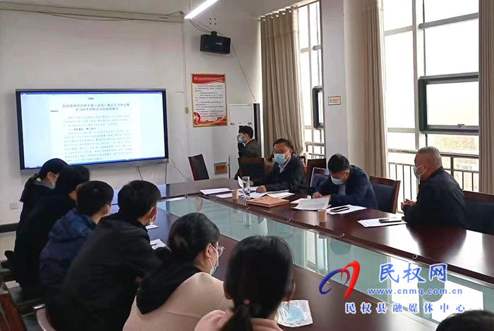 縣委常委、宣傳部長(zhǎng)、副縣長(zhǎng)畢道喜督導(dǎo)檢查創(chuàng)建全國(guó)文明城市網(wǎng)上資料申報(bào)工作
