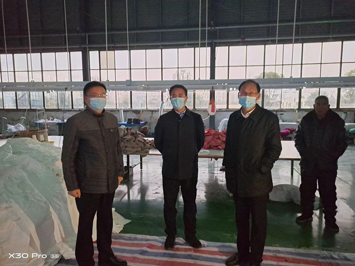 縣委常委、常務(wù)副縣長王景義到高新區(qū)勞動密集型企業(yè)督導(dǎo)查看安全生產(chǎn)情況