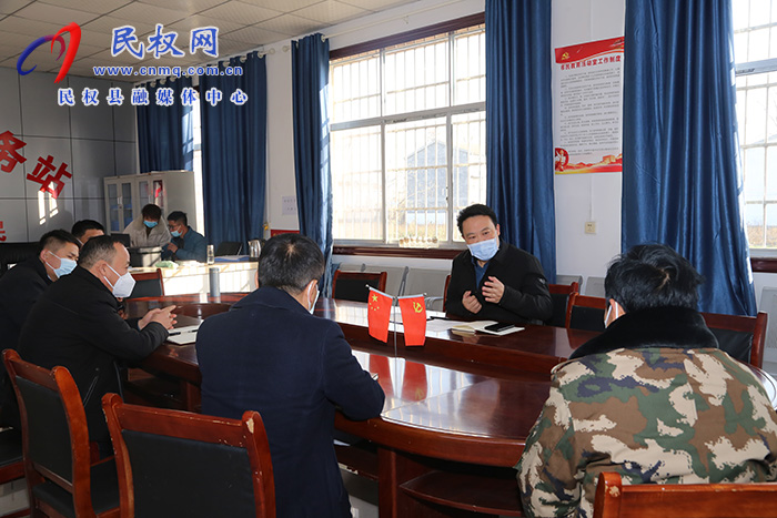 縣委常委、組織部長(zhǎng)王義彬暗訪督導(dǎo)軟弱渙散村黨組織整頓、“五星”支部創(chuàng)建和駐村“第一書記”在崗履職情況