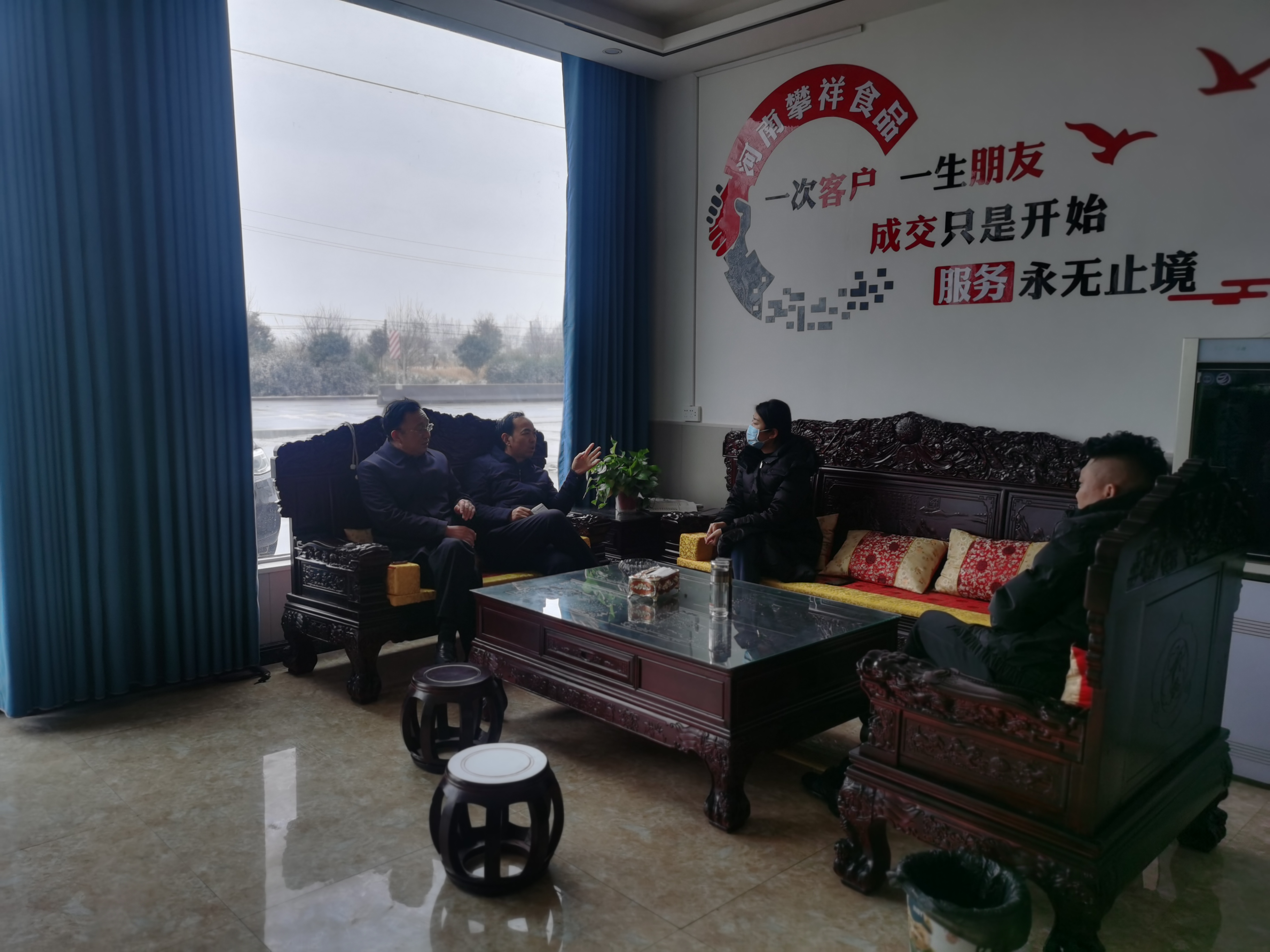 縣領(lǐng)導韓德勇、李國棟對雙塔鎮(zhèn)重點企業(yè)進行調(diào)研走訪