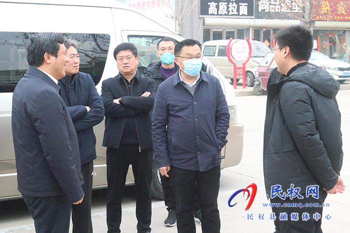 縣委常委、宣傳部長、副縣長畢道喜查看全國文明城市創(chuàng)建工作