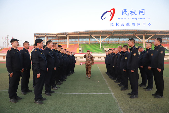 民權(quán)縣城市管理局:開(kāi)展“強(qiáng)基礎(chǔ) 轉(zhuǎn)作風(fēng) 樹(shù)形象”軍事化訓(xùn)練活動(dòng)?