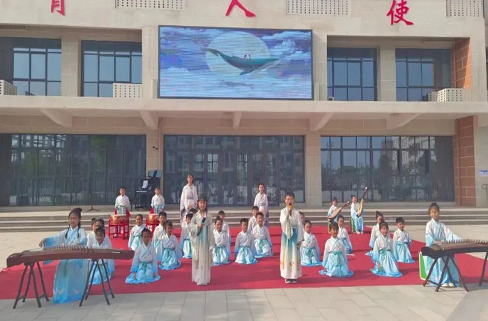 民權(quán)縣鯤鵬學(xué)校開展“世界讀書日·書香浸潤(rùn)成長(zhǎng)”經(jīng)典誦讀活動(dòng)